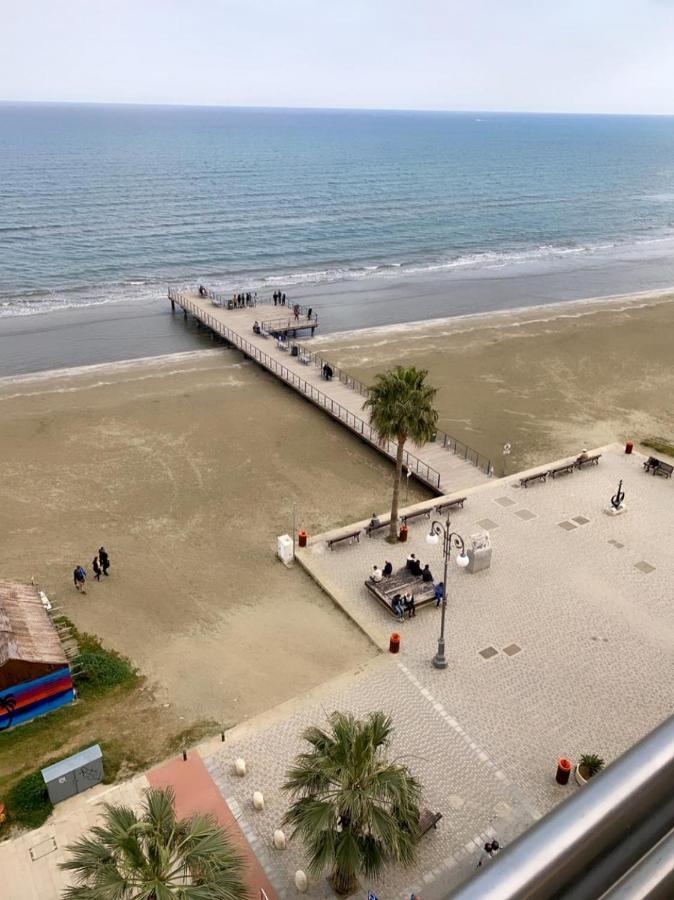 Larnaca Room, 50M To The Finikoudes Beach Bagian luar foto