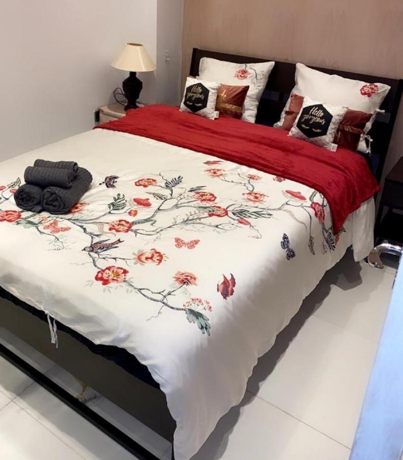 Larnaca Room, 50M To The Finikoudes Beach Bagian luar foto